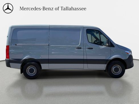 Used 2024 Mercedes-Benz Sprinter 2500 image 4
