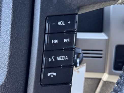 Used 2014 Ford F150 FX4 w/ Equipment Group 402A Luxury AWD/4WD image 21