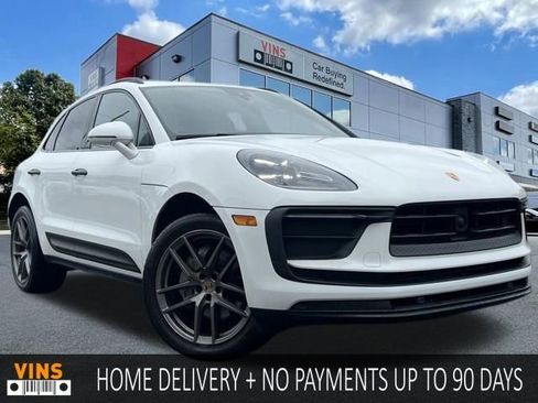 Used 2022 Porsche Macan AWD/4WD image 1