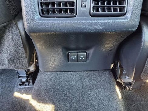 Used 2025 Toyota Camry SE image 9