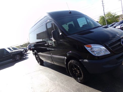 Used 2011 Mercedes-Benz Sprinter 2500 image 48