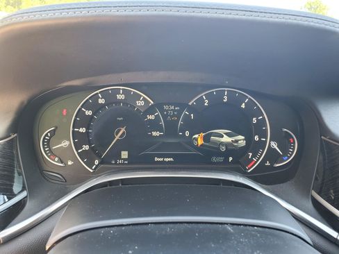 Used 2019 BMW 750i w/ Executive Package RWD image 18