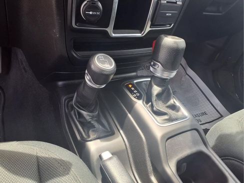 Used 2021 Jeep Wrangler Unlimited Sport AWD/4WD image 8