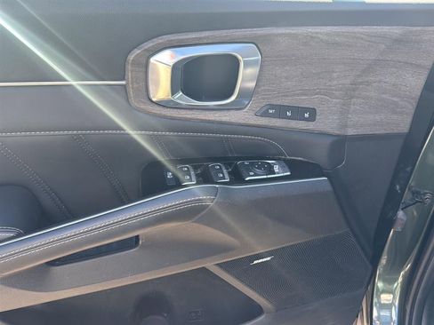 Used 2023 Kia Sorento SX Prestige image 15