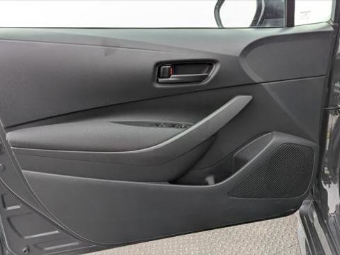 Used 2025 Toyota Corolla LE FWD image 13