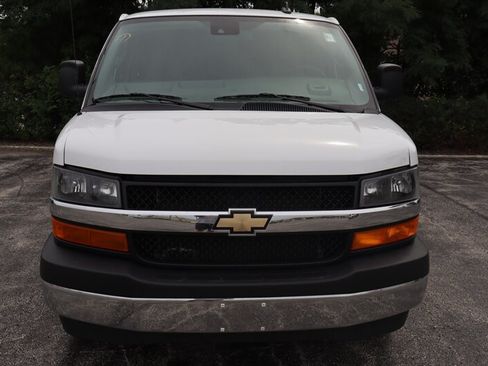 Used 2025 Chevrolet Express 3500 LT w/ LT Preferred Equipment Group RWD image 2
