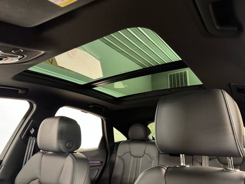 Used 2023 Audi Q5 2.0T Prestige w/ Prestige Package image 15