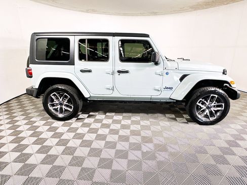 Used 2024 Jeep Wrangler Sport S image 2