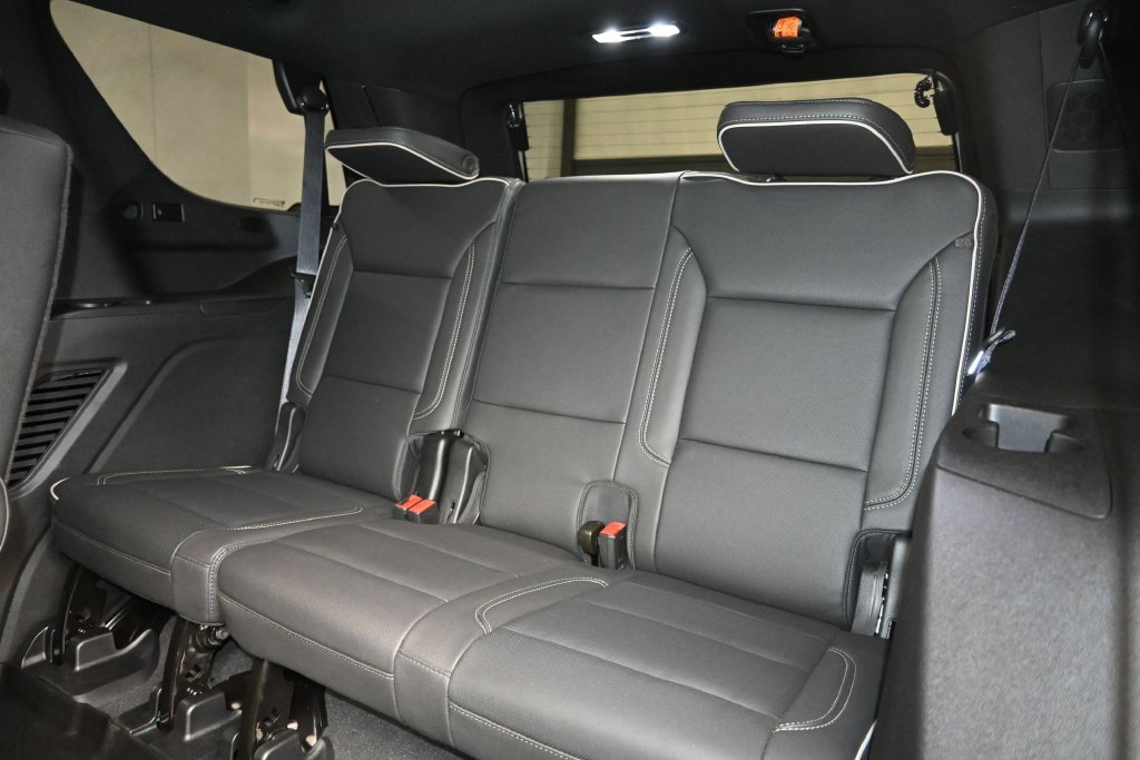 Used 2024 GMC Yukon SLT w/ SLT Luxury Package AWD/4WD image 25