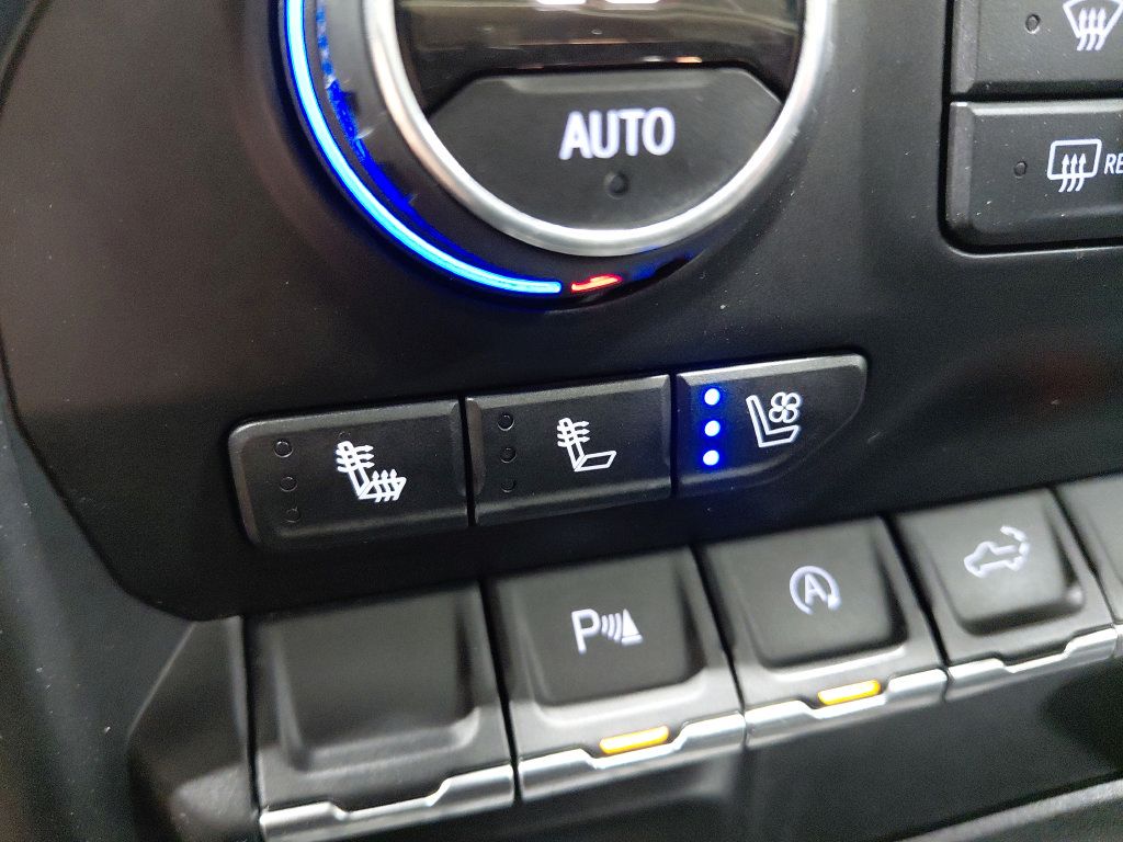 Used 2019 Chevrolet Silverado 1500 High Country w/ Max Trailering Package AWD/4WD image 44
