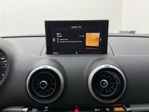 Used 2017 Audi A3 e-tron Premium image 18