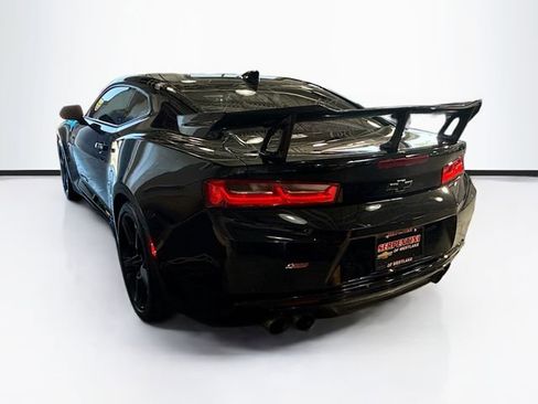 Used 2018 Chevrolet Camaro SS RWD image 8