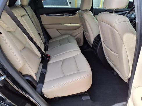 Used 2018 Cadillac XT5 FWD image 10