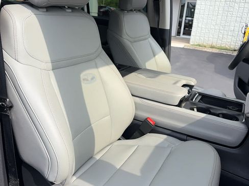 Certified 2025 Ford Expedition Active AWD/4WD image 30