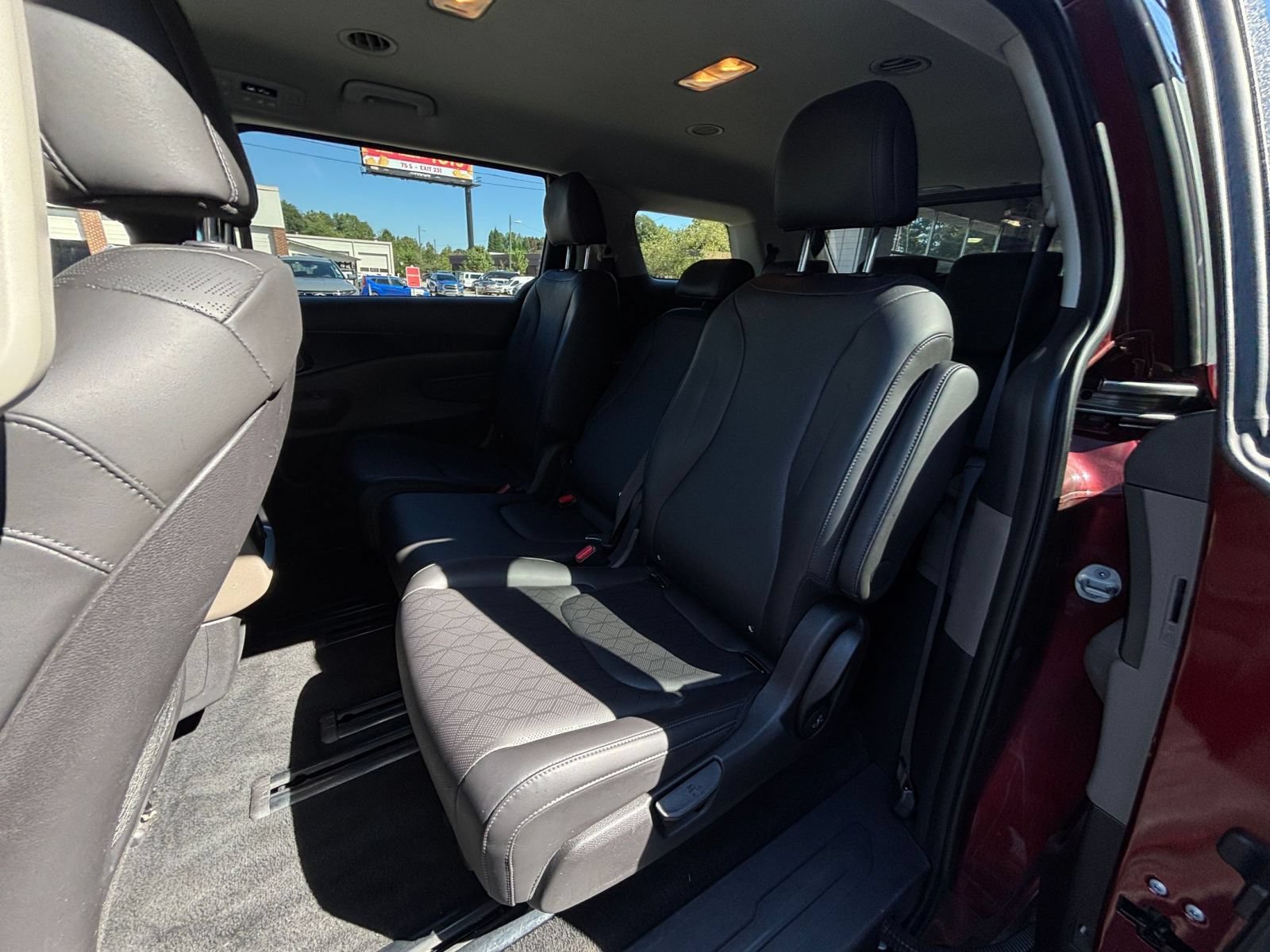 Used 2026 Kia Carnival FWD image 27