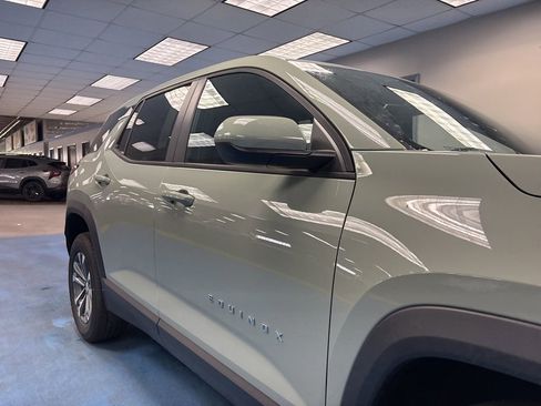 New 2026 Chevrolet Equinox LT w/ Convenience Package II FWD image 4