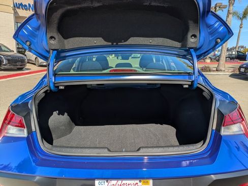 Used 2024 Hyundai Elantra SEL w/ Convenience Package image 6