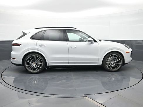 Certified 2021 Porsche Cayenne Turbo AWD/4WD image 24