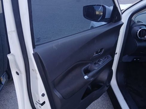 Certified 2022 Nissan Kicks SV FWD image 6
