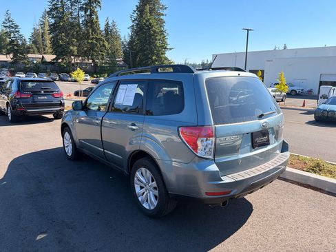 Used 2013 Subaru Forester 2.5X Limited AWD/4WD image 3