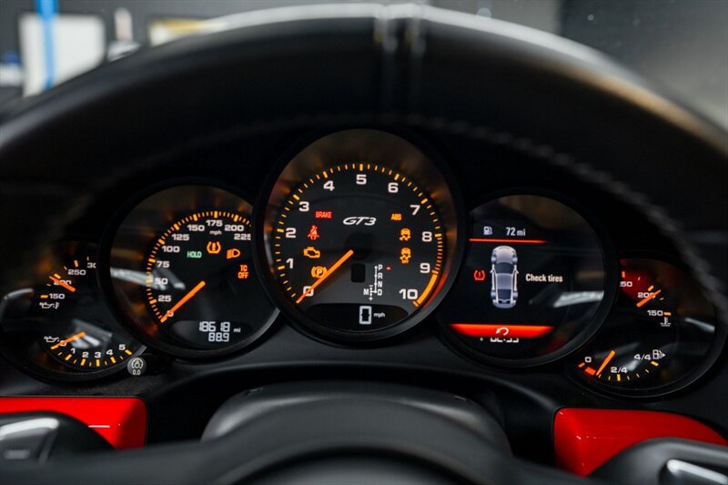 Used 2018 Porsche 911 GT3 w/ Sport Chrono Package RWD image 25