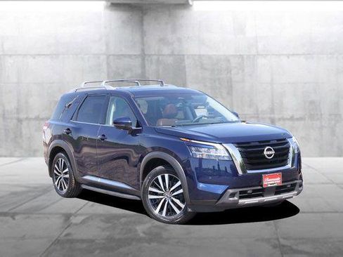 Used 2024 Nissan Pathfinder Platinum w/ Lighting Package (N93) AWD/4WD image 2
