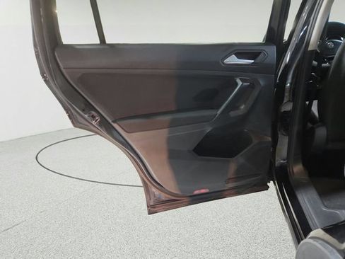 Used 2021 Volkswagen Tiguan S FWD image 19