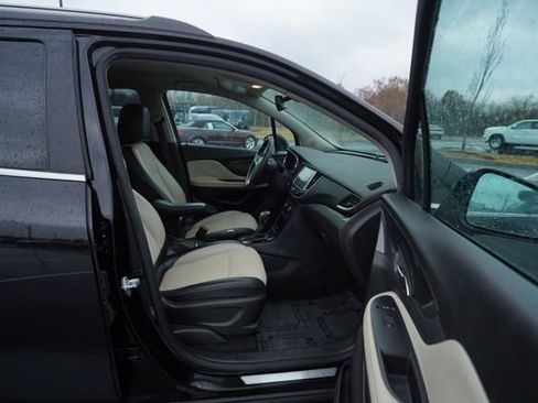 Used 2021 Buick Encore Preferred w/ Safety Package image 20