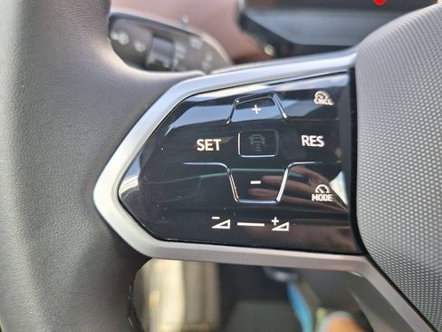 New 2025 Volkswagen ID.4 Pro AWD/4WD image 13