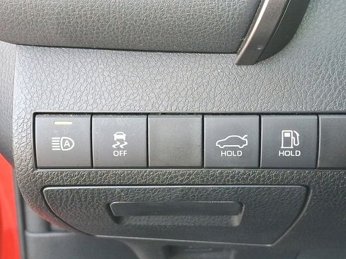 Used 2022 Toyota Camry SE image 26