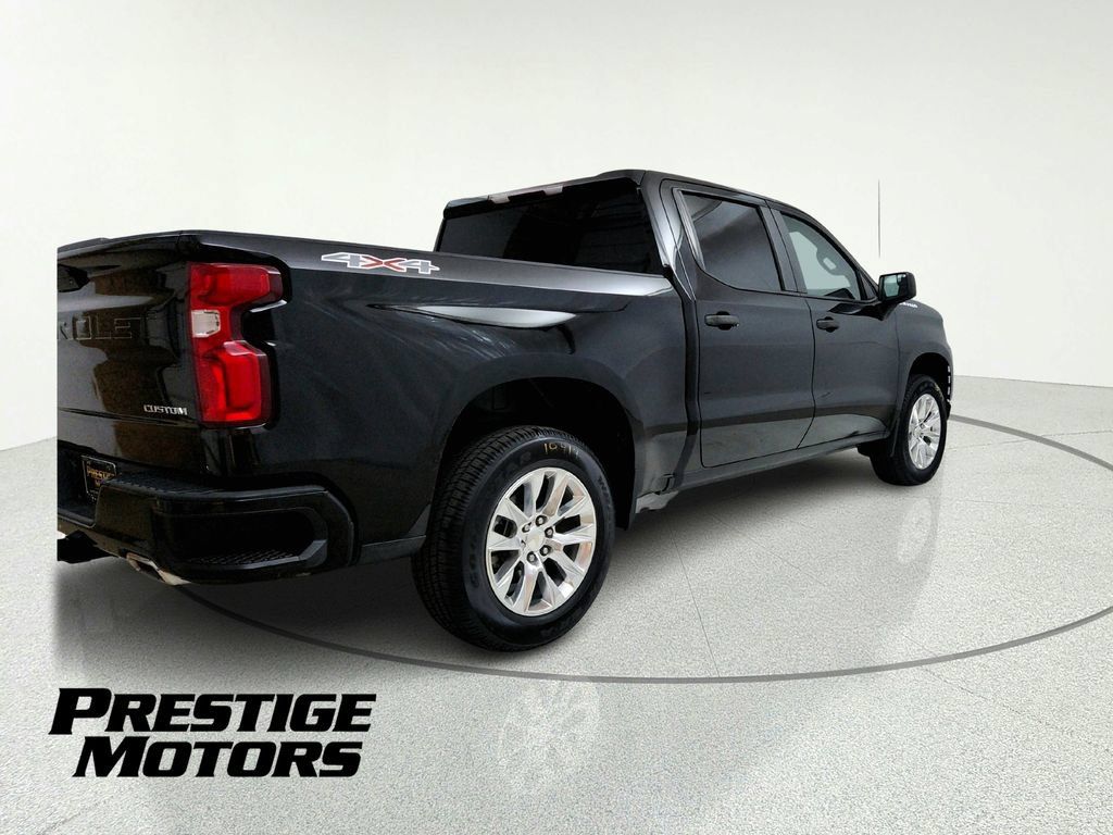 Used 2019 Chevrolet Silverado 1500 Custom w/ Custom Value Package AWD/4WD image 6