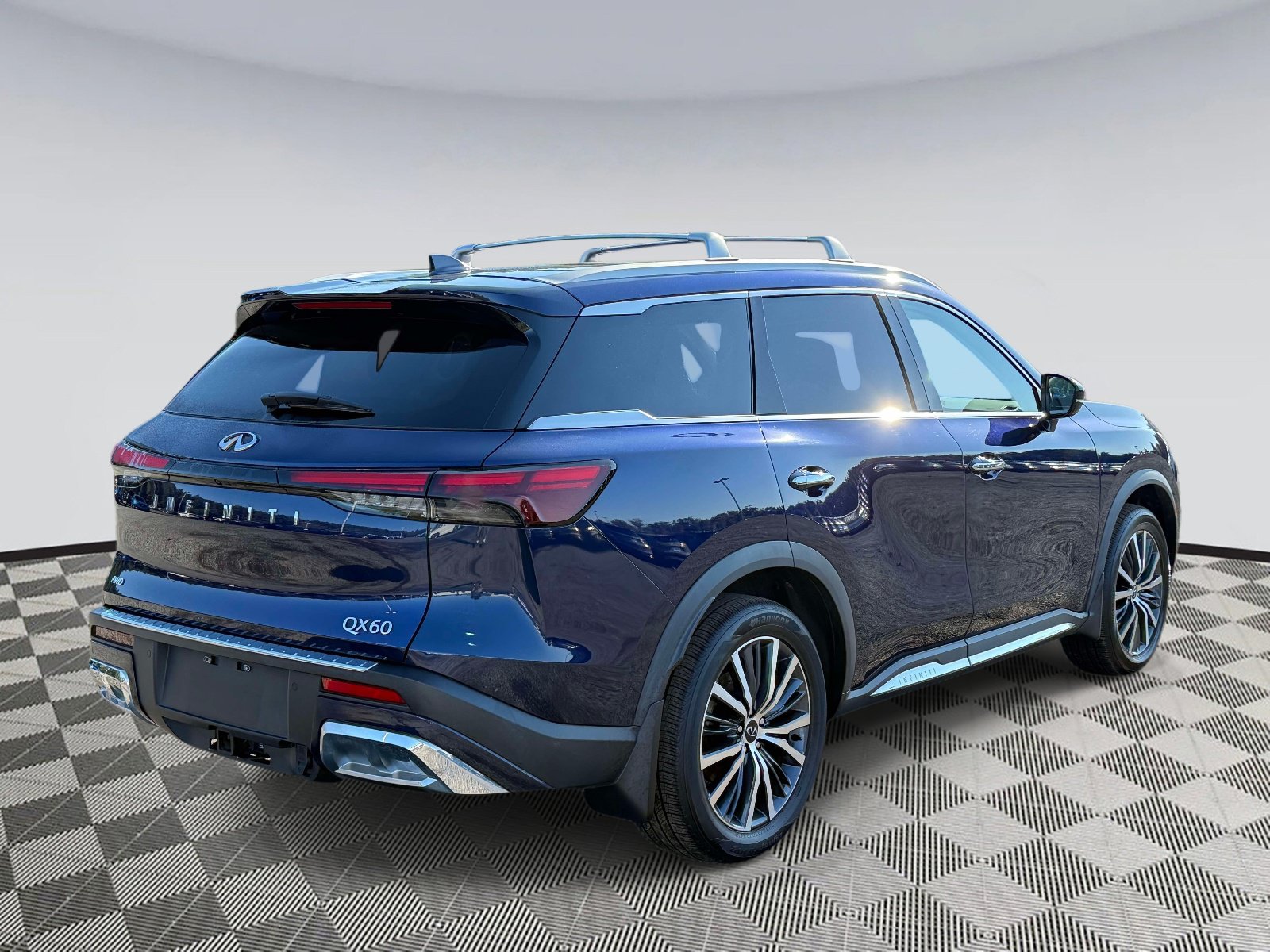 Used 2022 INFINITI QX60 Sensory w/ Vision Package AWD/4WD image 2
