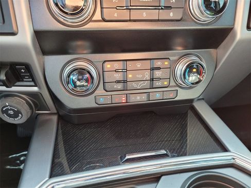 Used 2020 Ford F250 Platinum w/ FX4 Off-Road Package image 30