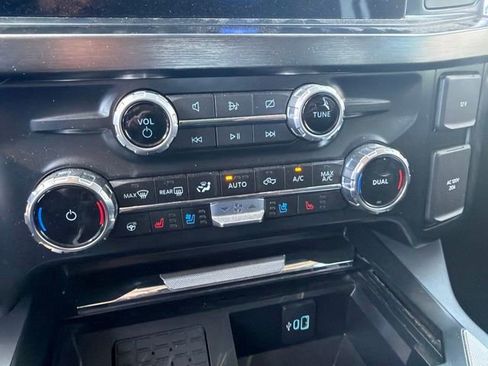 Used 2024 Ford F250 Lariat w/ Sport Appearance Package AWD/4WD image 60