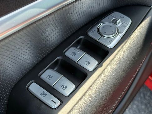Used 2022 Genesis G70 3.3T RWD image 12