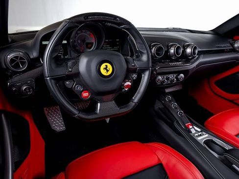 Used 2015 Ferrari F12 Berlinetta image 29