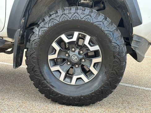 Used 2021 Toyota Tacoma TRD Off-Road AWD/4WD image 8