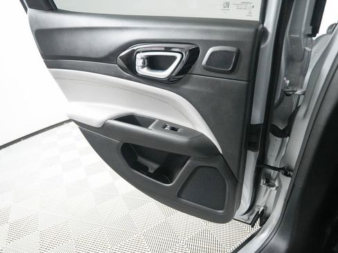 Used 2025 Jeep Compass Limited w/ Sun & Sound Group image 14