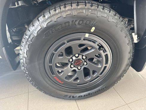 New 2026 Nissan Frontier PRO-4X w/ Pro-4x Convenience Package image 13