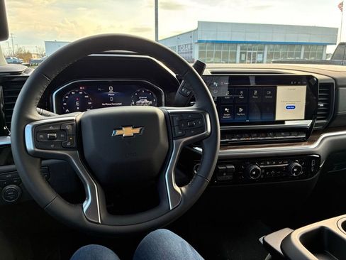 New 2026 Chevrolet Silverado 1500 LT image 17