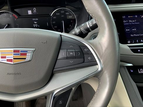 Used 2022 Cadillac XT5 Premium Luxury image 19