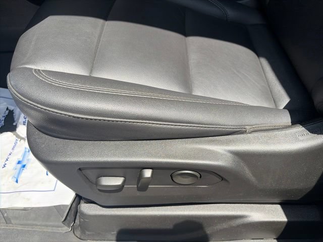 Used 2023 Chevrolet Tahoe Z71 w/ Z71 Off-Road Package AWD/4WD image 18