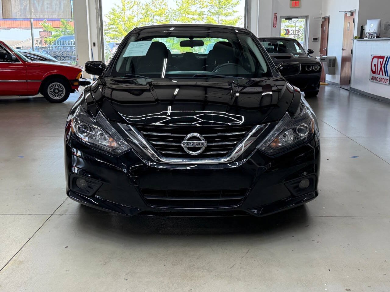 Used 2017 Nissan Altima 2.5 SR w/ Midnight Edition Package FWD image 6