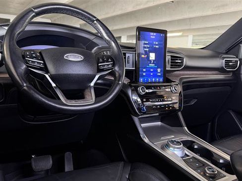 Used 2021 Ford Explorer Platinum w/ Equipment Group 601A AWD/4WD image 23