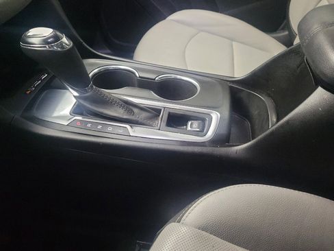 Used 2019 Chevrolet Equinox Premier FWD image 26