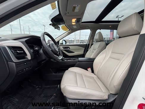 Certified 2023 Nissan Rogue SV w/ SV Premium B Package AWD/4WD image 9