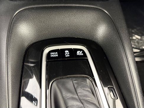 Used 2025 Toyota Corolla LE FWD image 24