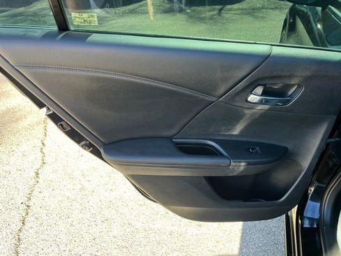 Used 2015 Honda Accord EX image 16