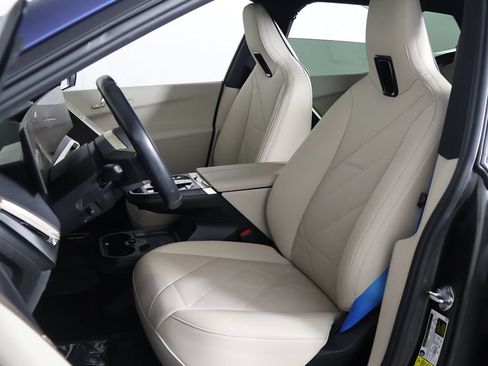 Used 2024 BMW iX xDrive50 w/ Premium Package AWD/4WD image 33