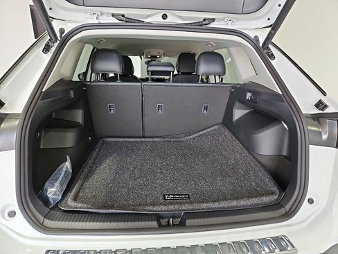 New 2026 Volkswagen Tiguan SE FWD image 13